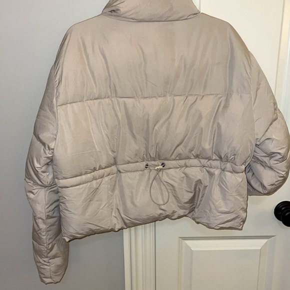 Puffer jacket/worn once - Picture 3 of 3